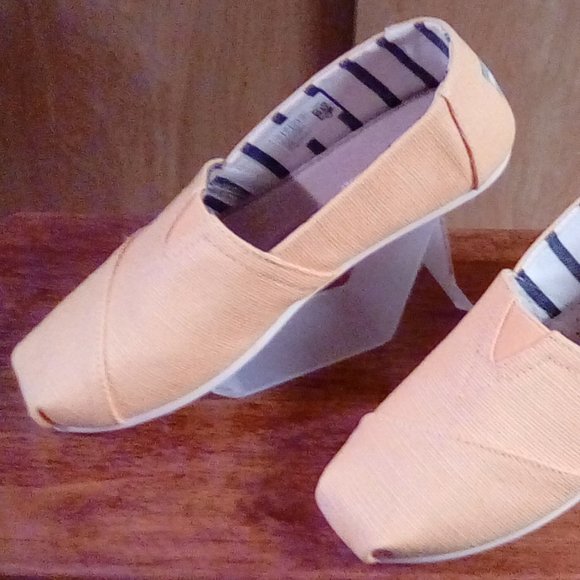 Tom's Yellow Flats - Picture 2 of 5